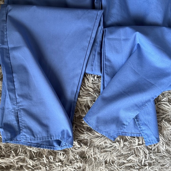 Medical Scrubs - Picture 6 of 7